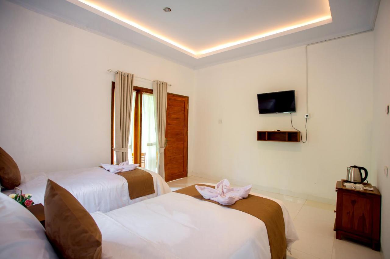 The Puncak Santhi Inn Batununggul Exterior foto