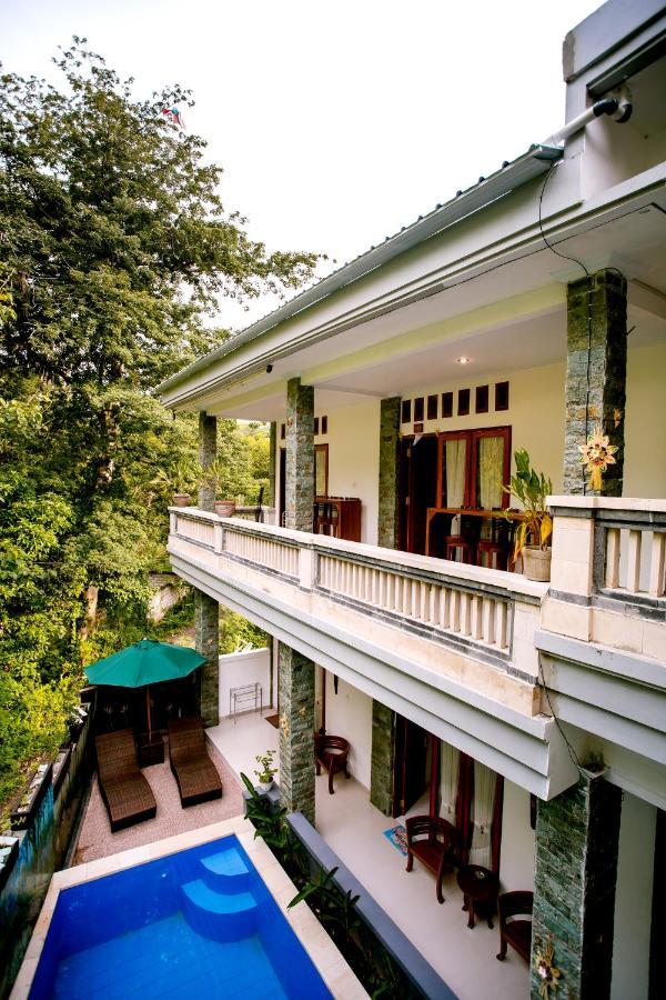 The Puncak Santhi Inn Batununggul Exterior foto